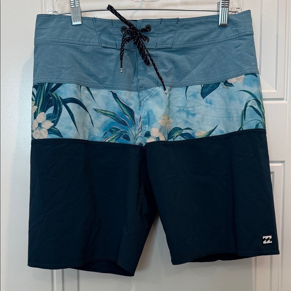 Billabong Men's Tropical Blue and Navy Board Shorts
